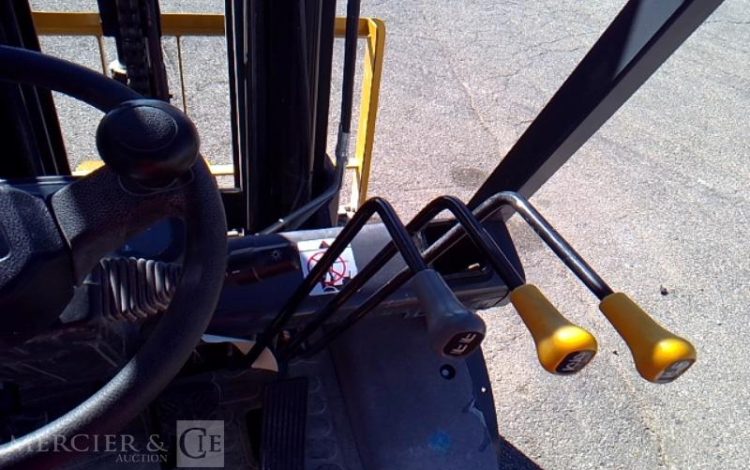 TEU CHARIOT FRONTAL FD25T  N26S-00109