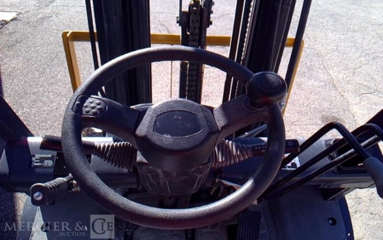 TEU CHARIOT FRONTAL FD25T  N26S-00109