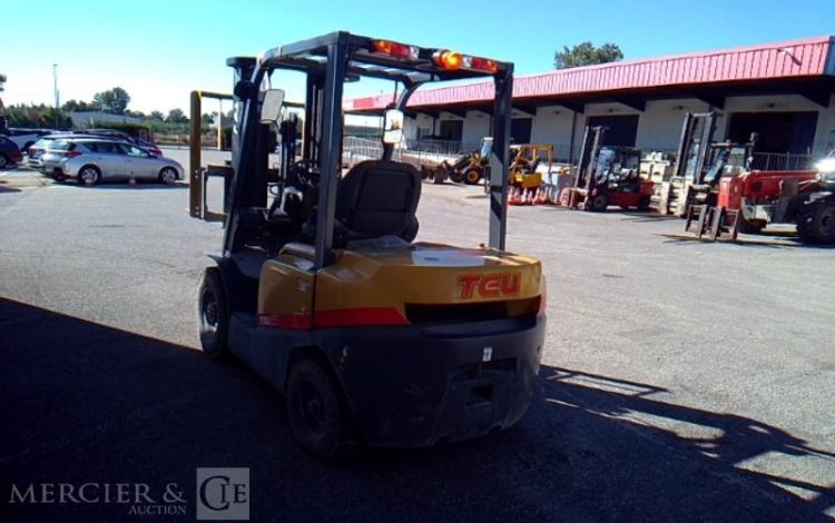 TEU CHARIOT FRONTAL FD25T  N26S-00109