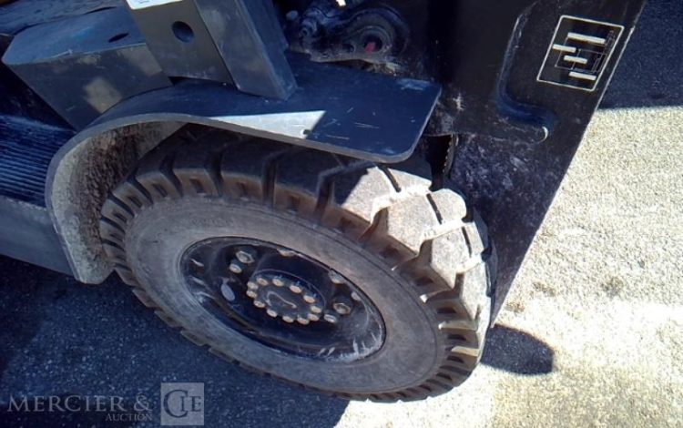 TEU CHARIOT FRONTAL FD25T  N26S-00109