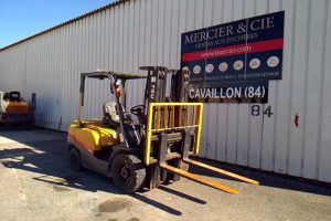 TEU CHARIOT FRONTAL FD25T  N26S-00113