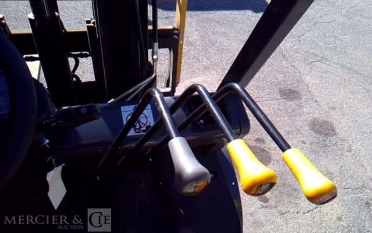 TEU CHARIOT FRONTAL FD25T  N26S-00113