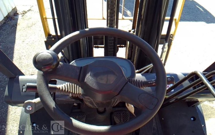 TEU CHARIOT FRONTAL FD25T  N26S-00113