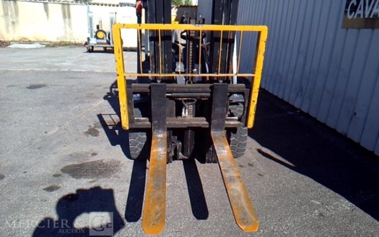 TEU CHARIOT FRONTAL FD25T  N26S-00113