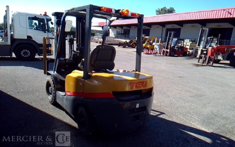 TEU CHARIOT FRONTAL FD25T  N26S-00113