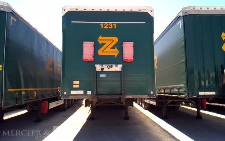 SCHMITZ CARGOBULL SEMI REMORQUE BACHE – 3 ESSIEUX – PTAC 38T  QADZ370