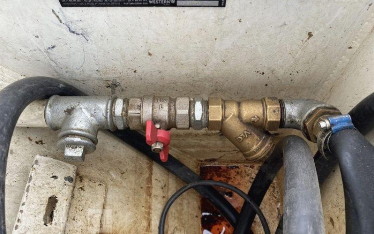 ALOREM CUVE A FIOUL 900 LITRES EQUIPE D&rsquo;UNE POMPE 12V ET D&rsquo;UN PISTOLET DE DISTRIBUTION BLANC TAN748102