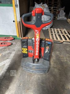 LINDE TRANSPALETTE ELECTRIQUE MT15 – AN 2021 – 671 HEURES ROUGE Y65596